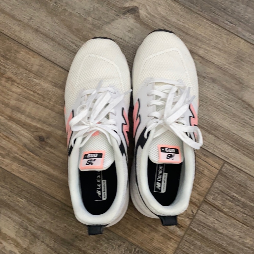 New Balance Tennis Shoes